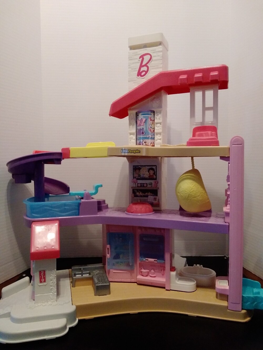 Fisher Price Little People Barbie Little Dream House